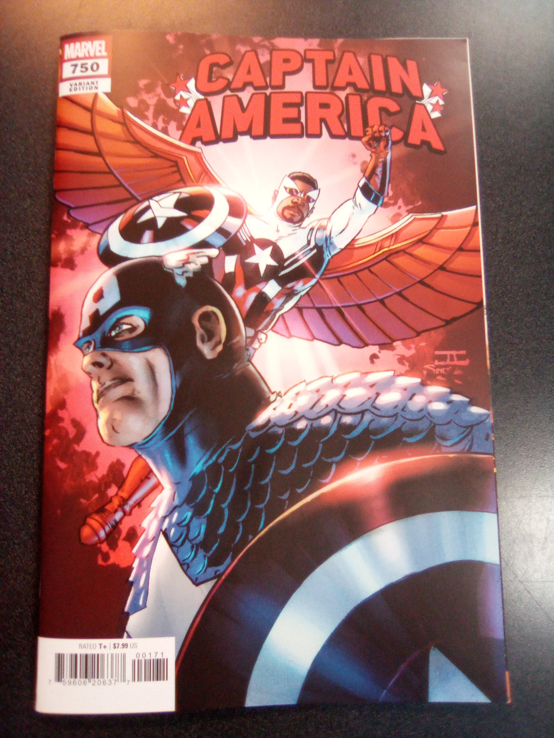 Captain America 750 John Cassaday Red Variant