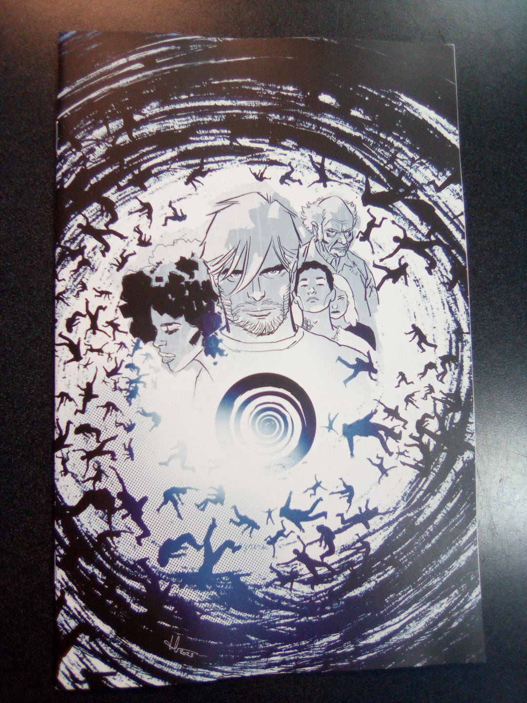 Displaced #1 (Of 5) Cover C 10 Copy Variant Edition Casalanguida