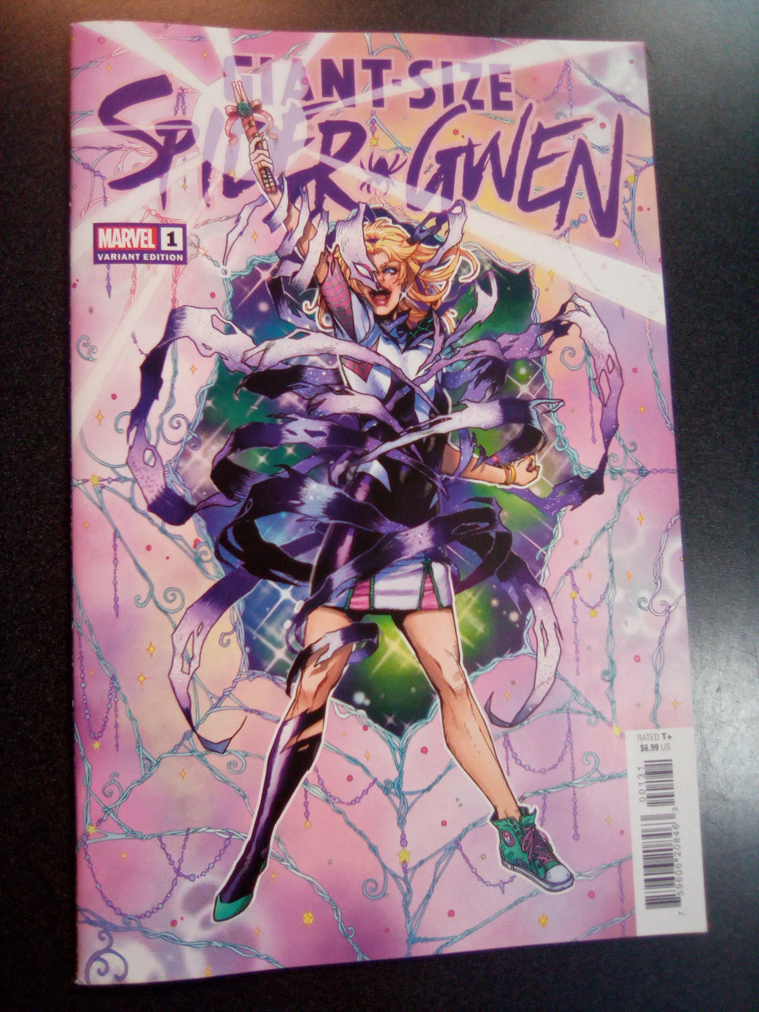 Giant-Size Spider-Gwen #1 Kei Zama Variant