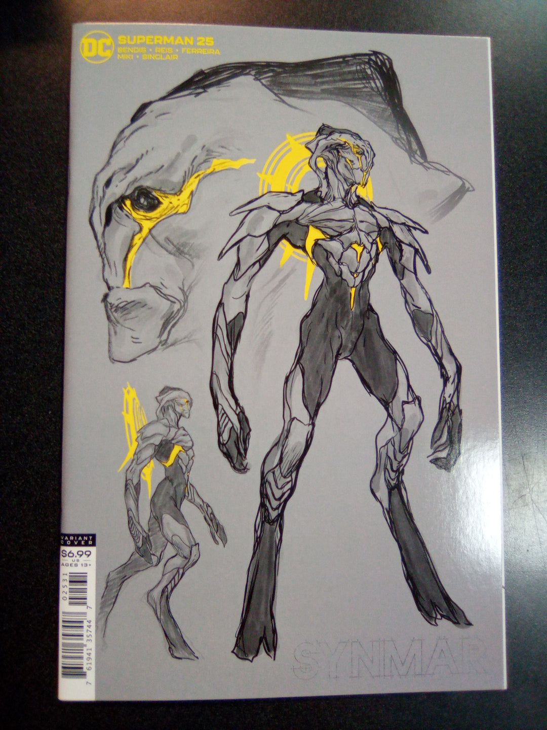 Superman #25 1:25 Card Stock Synmar Variant