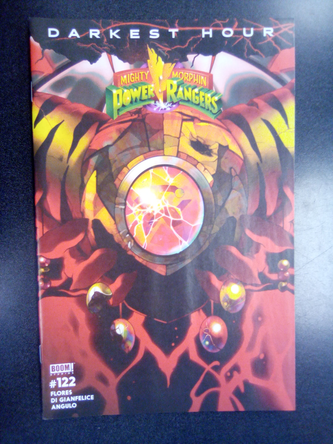 Mighty Morphin Power Rangers #122 Cover D Helmet Variant