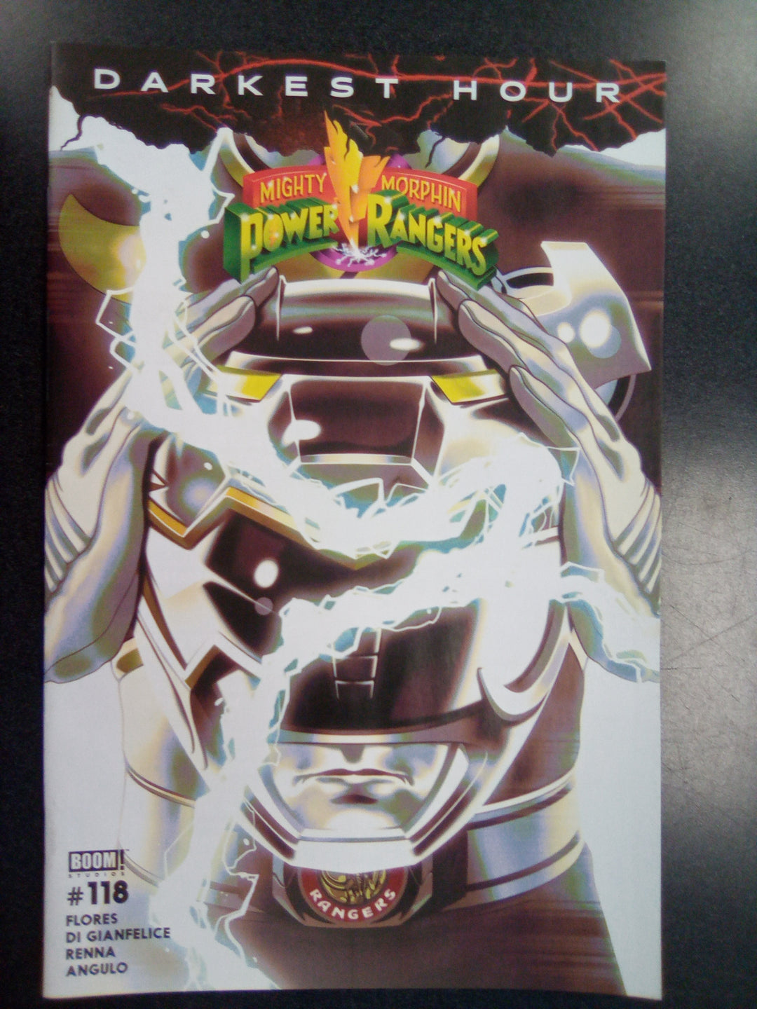 Mighty Morphin Power Rangers #118 Cover C Helmet Variant Montes