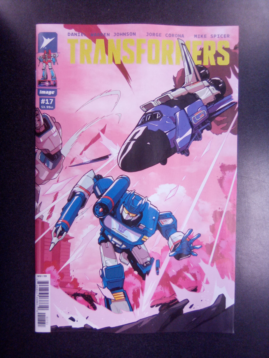 Transformers #17 Cover C 1:10 Karl Kerschl Connecting Variant