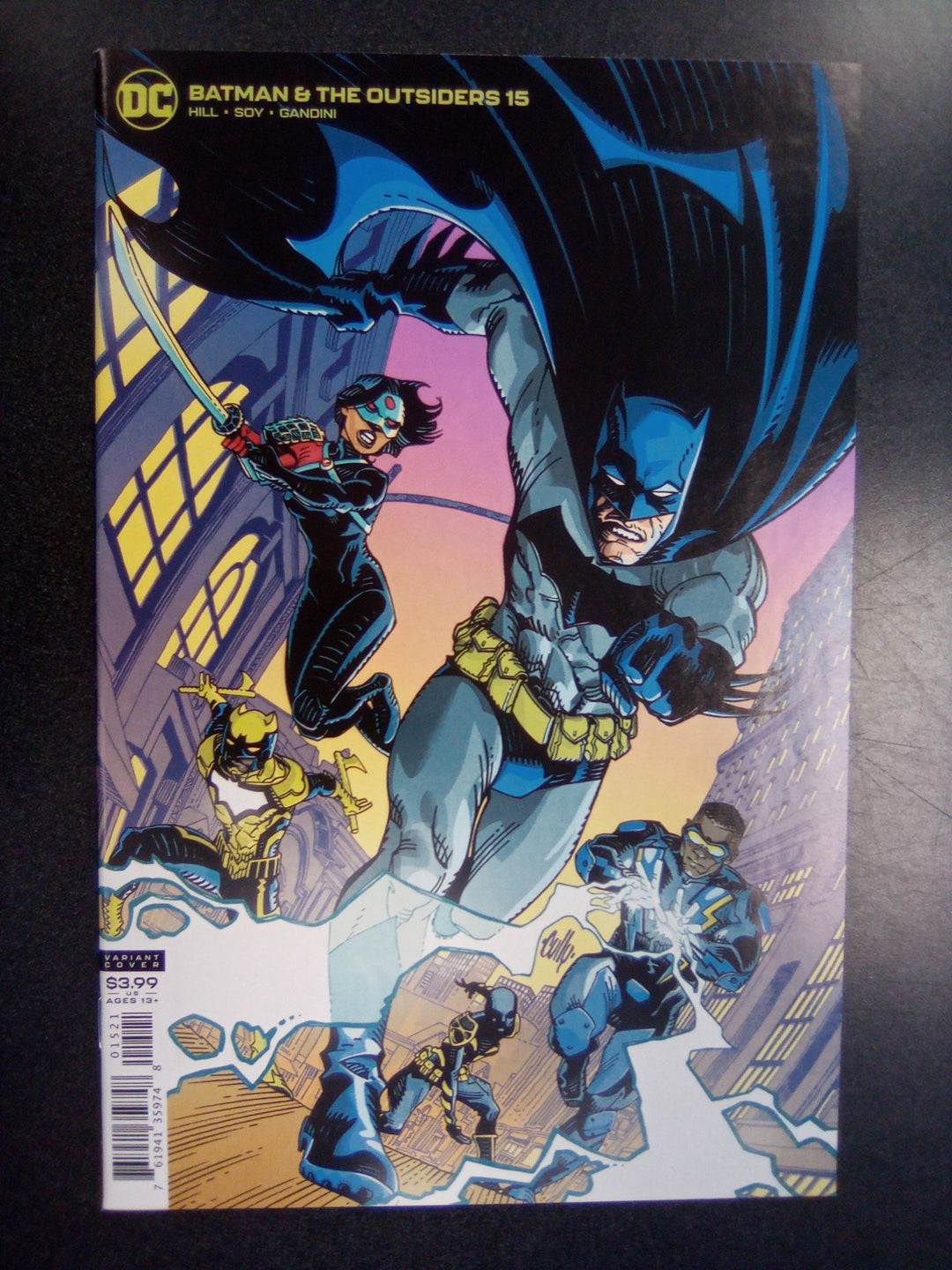 Batman And The Outsiders #15 Cully Hamner Variant Edition