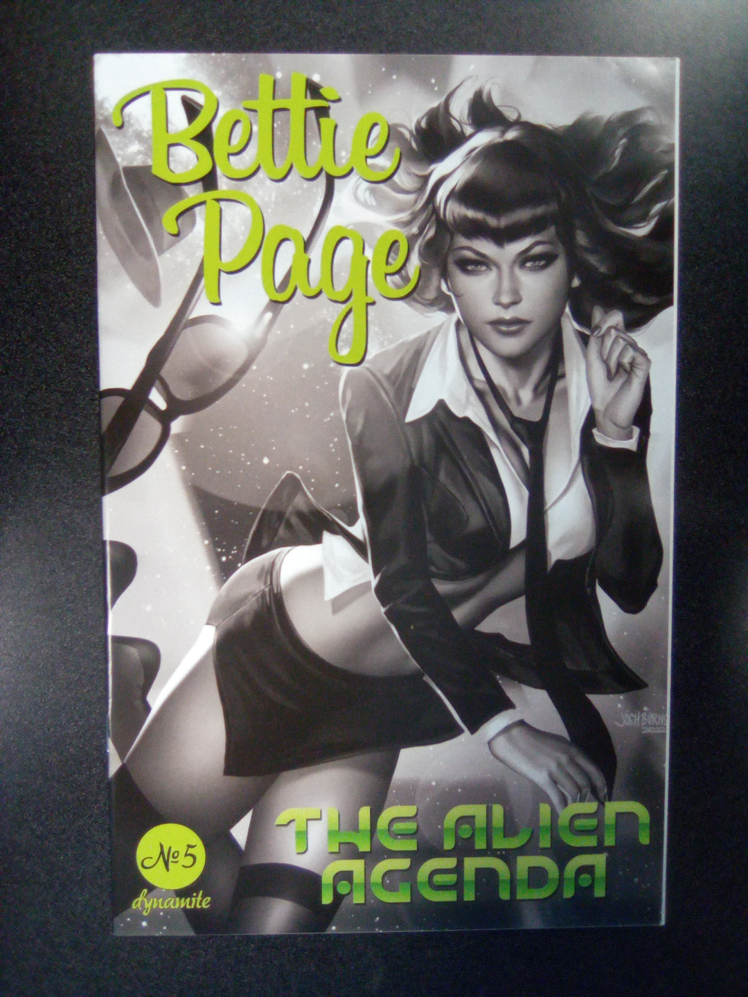 Bettie Page Alien Agenda #5 Cover Q 11 Copy Foc Variant Edition Burns Black & White
