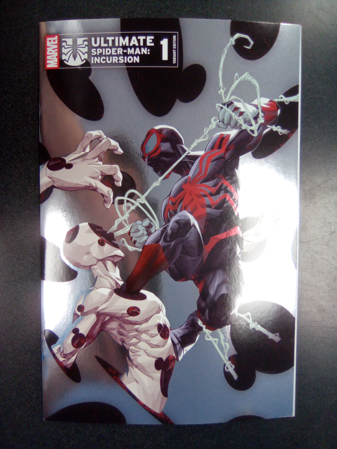 Ultimate Spider-Man: Incursion #1 Kael Ngu Foil Variant