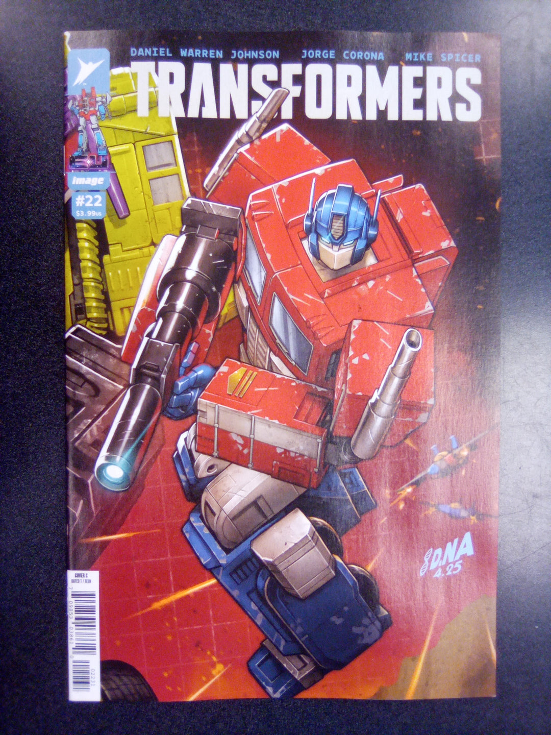 Transformers #22 Cover C 1:10 David Nakayama Connecting Variant
