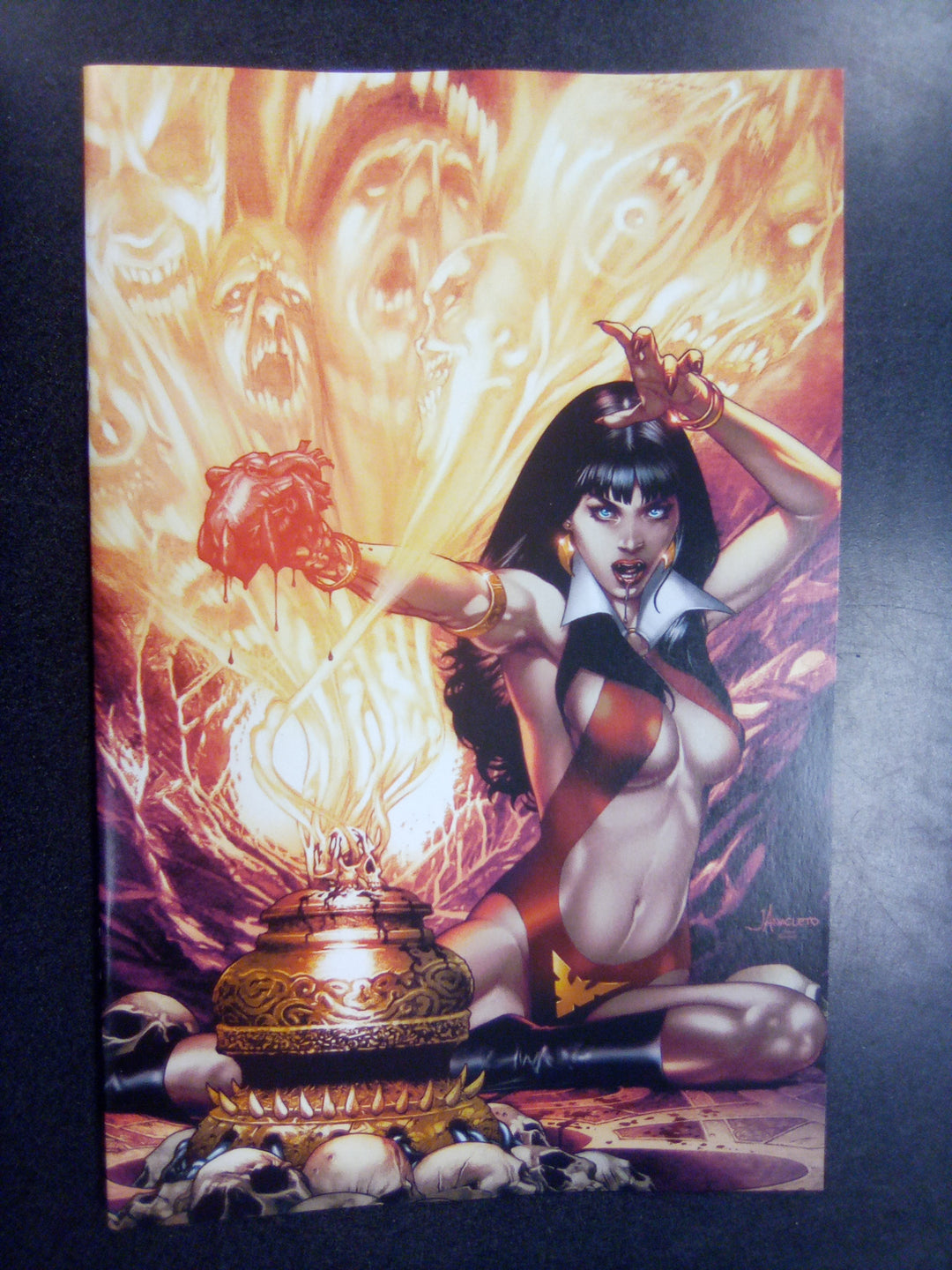 Vampirella (2025) #4 Cover M Inc 1:20 Jay Anacleto Full Art Variant