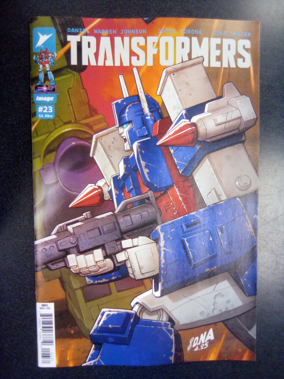 Transformers #23 Cover C 1:10 David Nakayama Connecting Variant