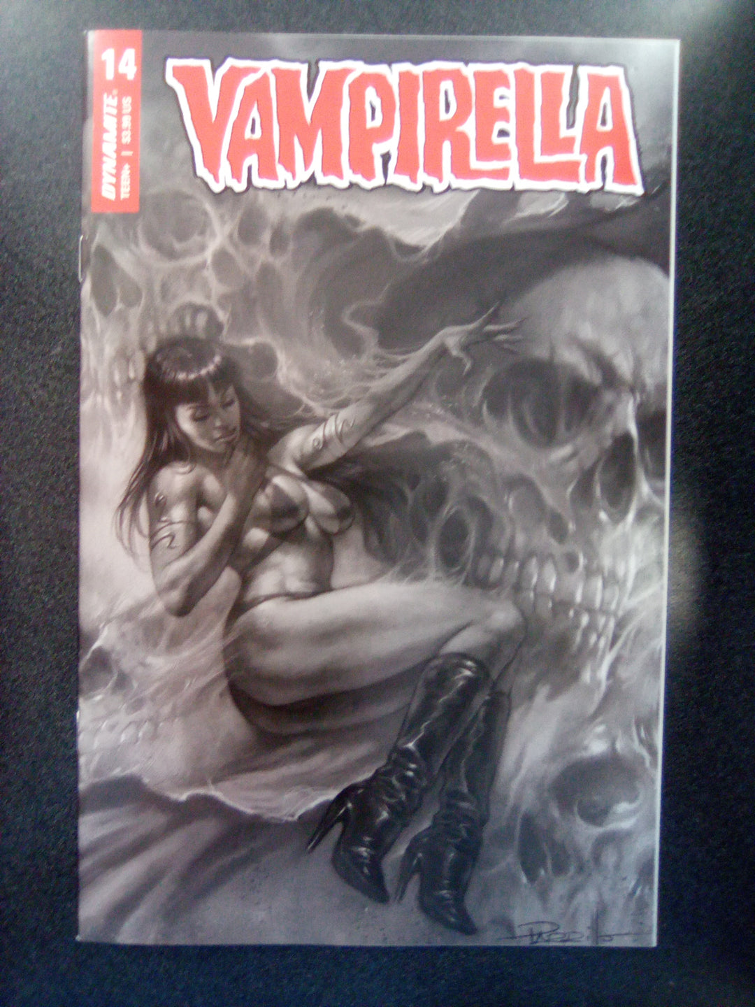 Vampirella #14 (2020) 1:10 Parrillo B&W Variant