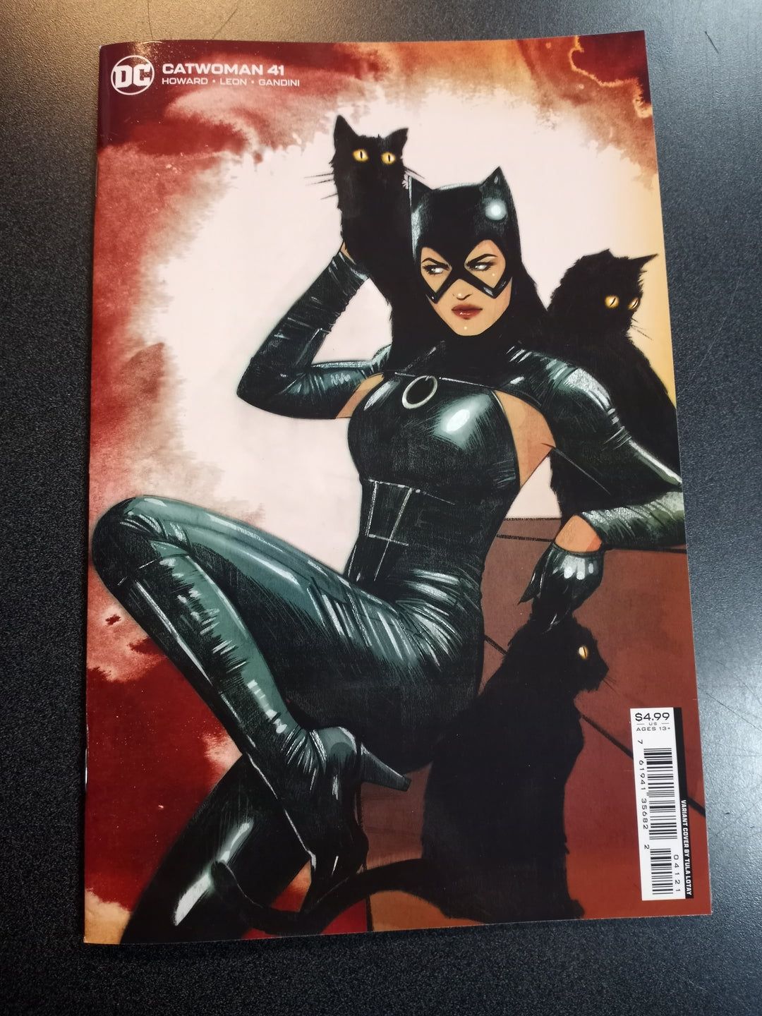 Catwoman #41 Cover B Tula Lotay Card Stock Variant