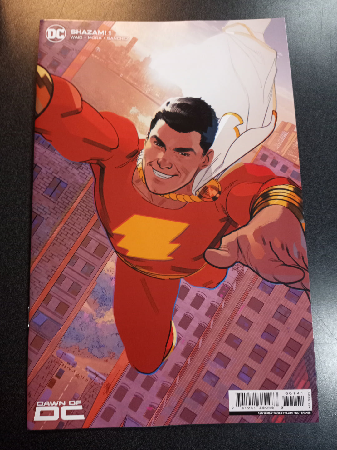 Shazam #1 Cover E 1 in 25 Evan Doc Shaner Card Stock Variant