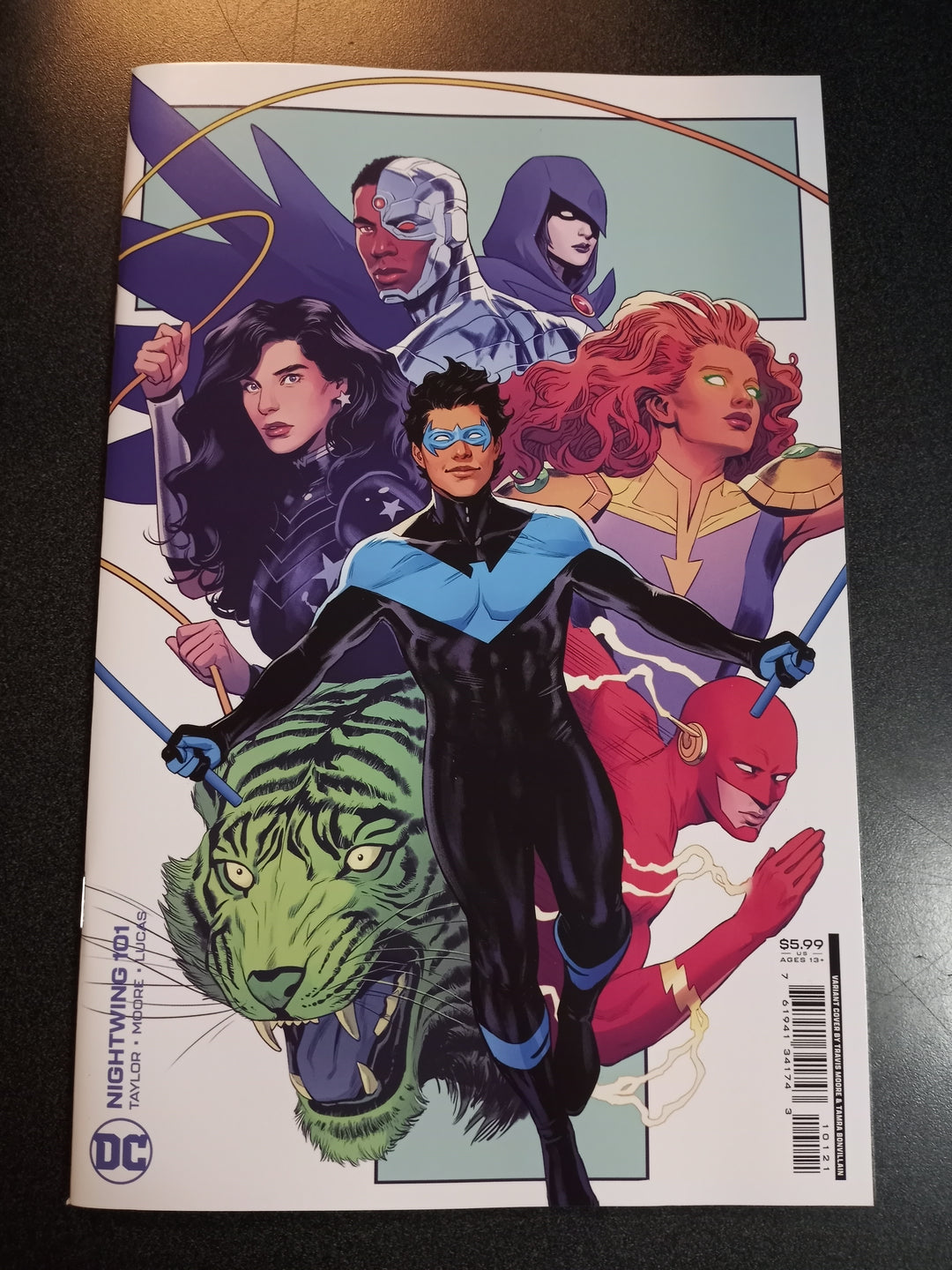 Nightwing #101 Cover B Travis Moorecard Stock Variant