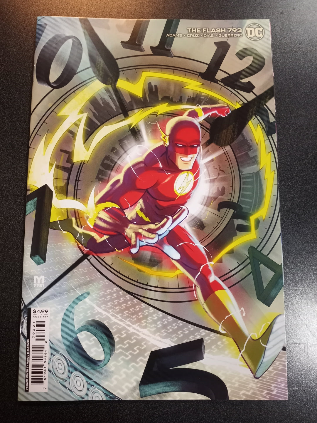 Flash #793 Cover B Marco Dalfonso Card Stock Variant (One-Minute War)