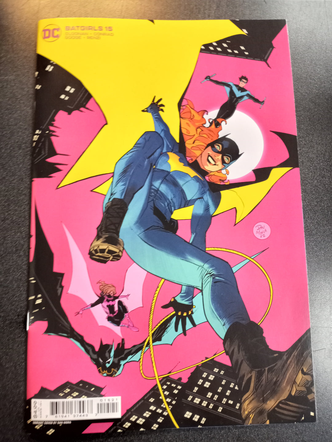 Batgirls #15 Cover B Dan Mora Card Stock Variant