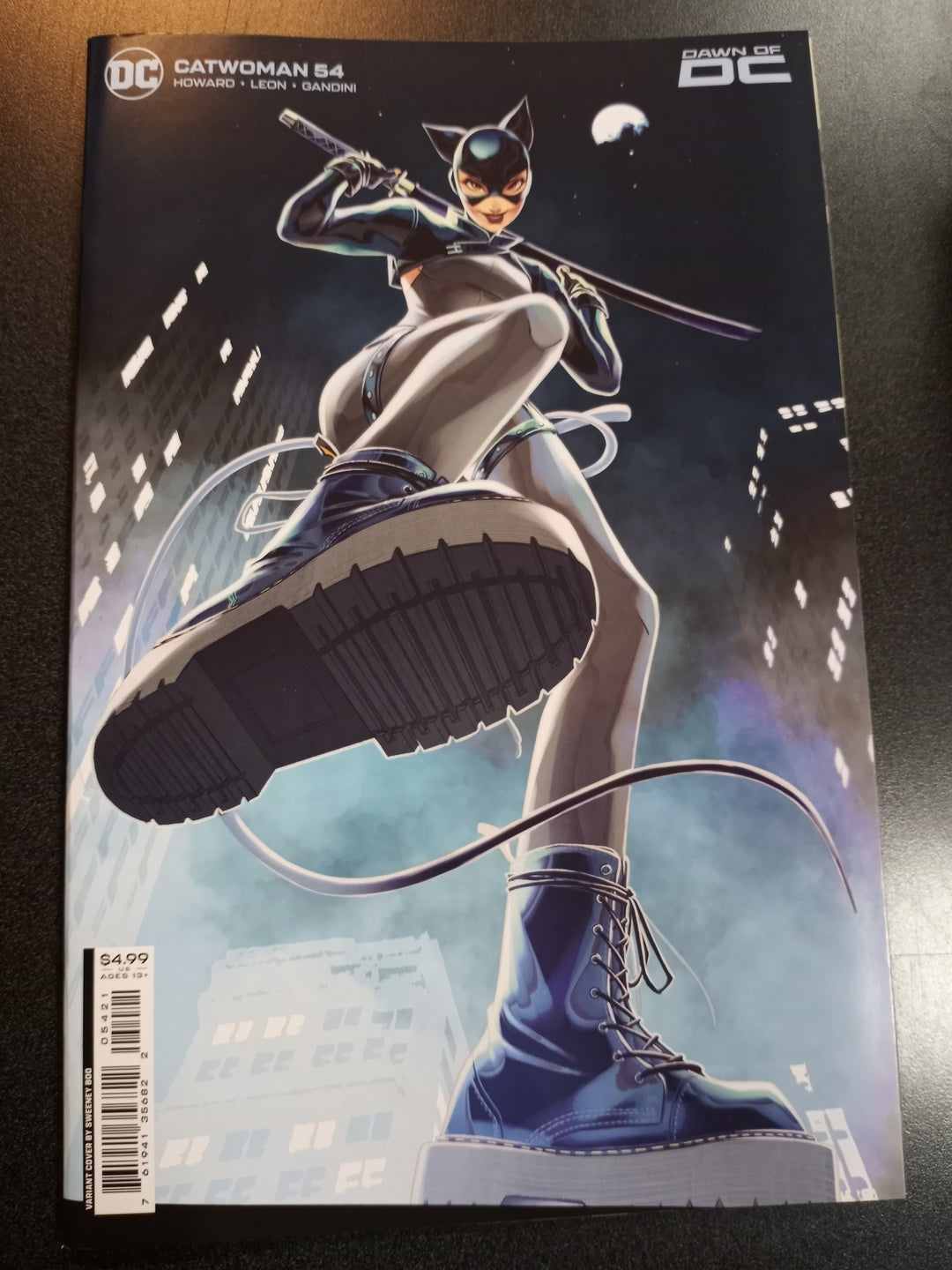 Catwoman #54 Cover C Sweeney Boo Card Stock Variant