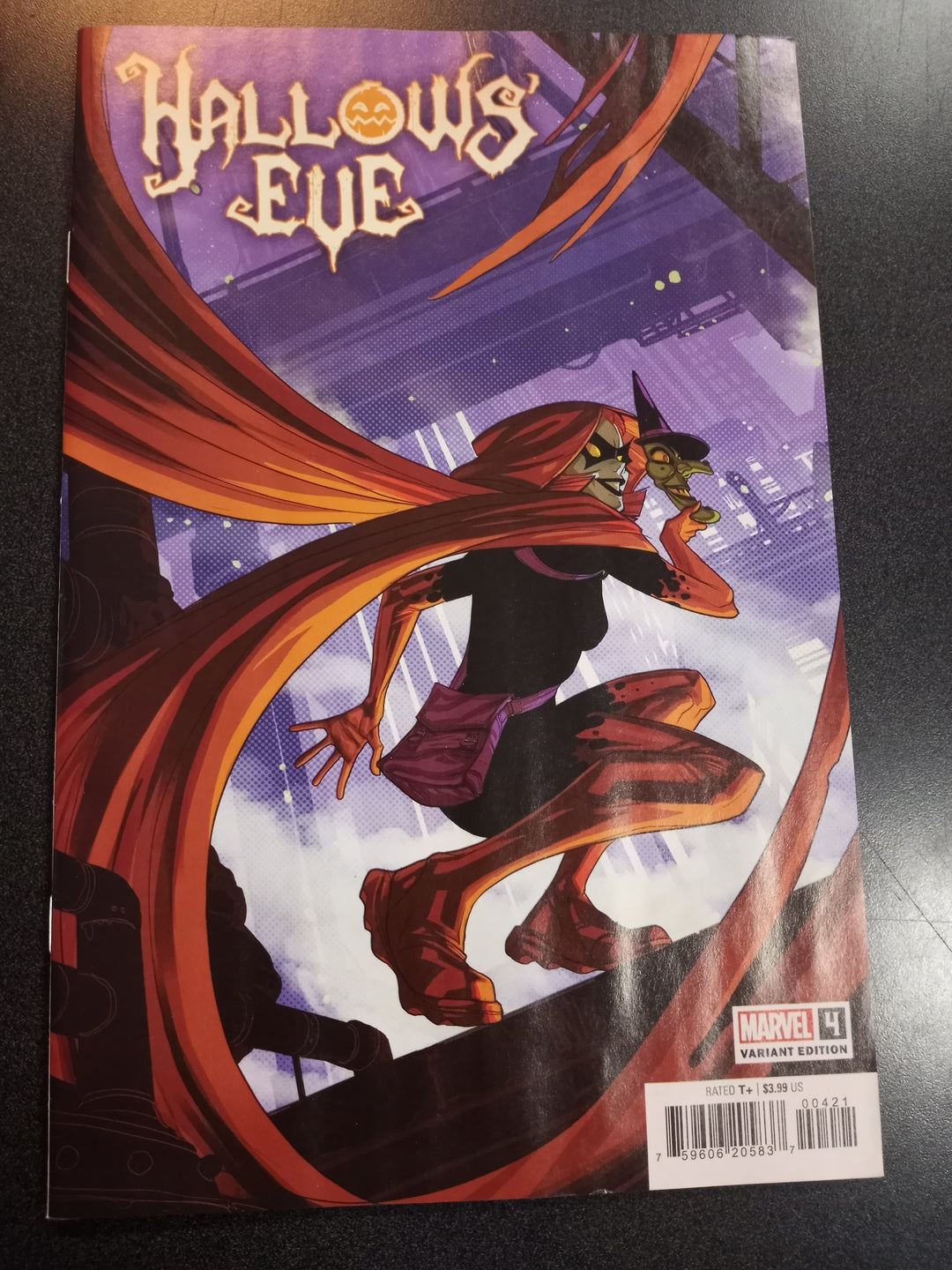 Hallows' Eve 4 Pete Woods Variant