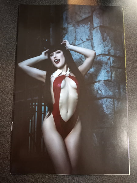 Vampirella vs Superpowers #4 Cover I 15 Copy Variant Edition Cosplay Virg