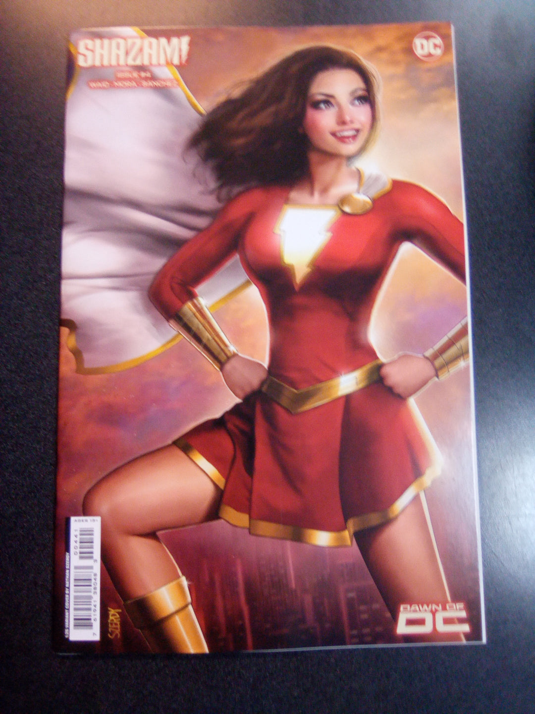 Shazam #4 Cover E 1 in 25 Nathan Szerdy Card Stock Variant