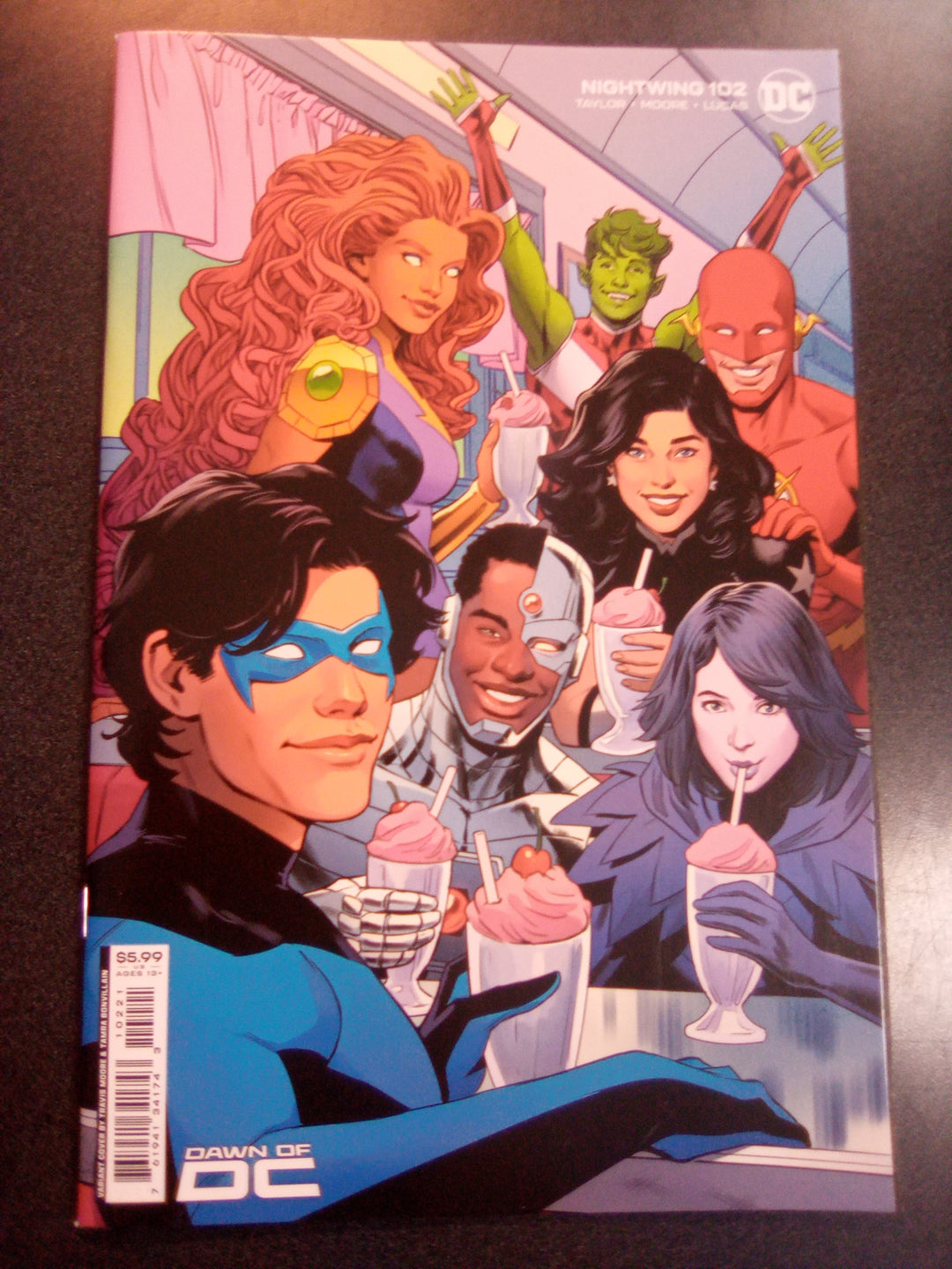 Nightwing #102 Cover B Travis Moore Card Stock Variant