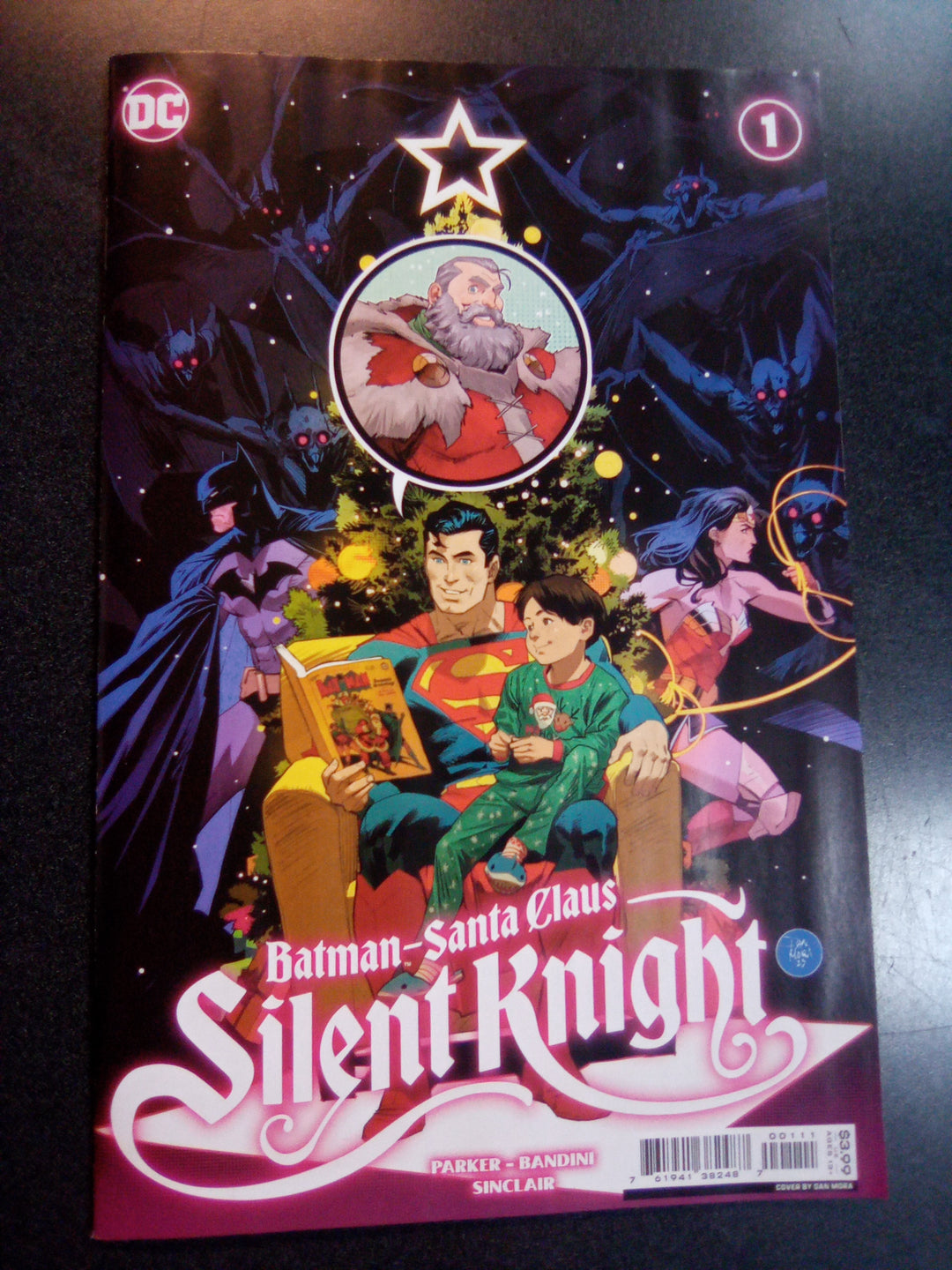 Batman Santa Claus Silent Knight #1 (Of 4) Cover A Dan Mora