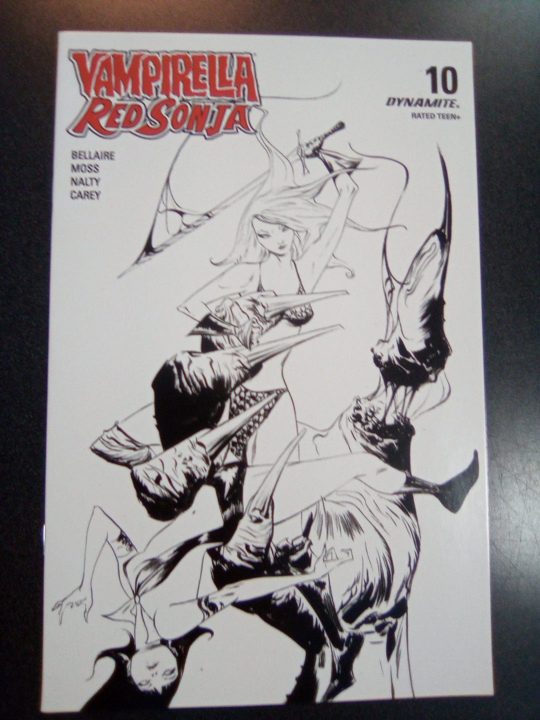 Vampirella Red Sonja #10 1:21 Lee B&W Foc Variant