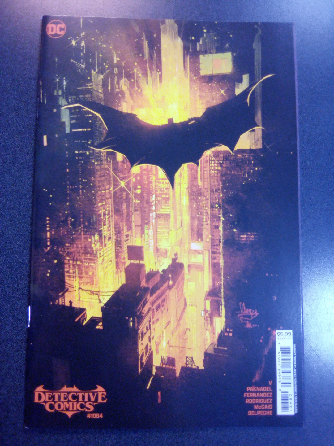 Detective Comics #1084 Cover B Javier Fernandez Card Stock Variant