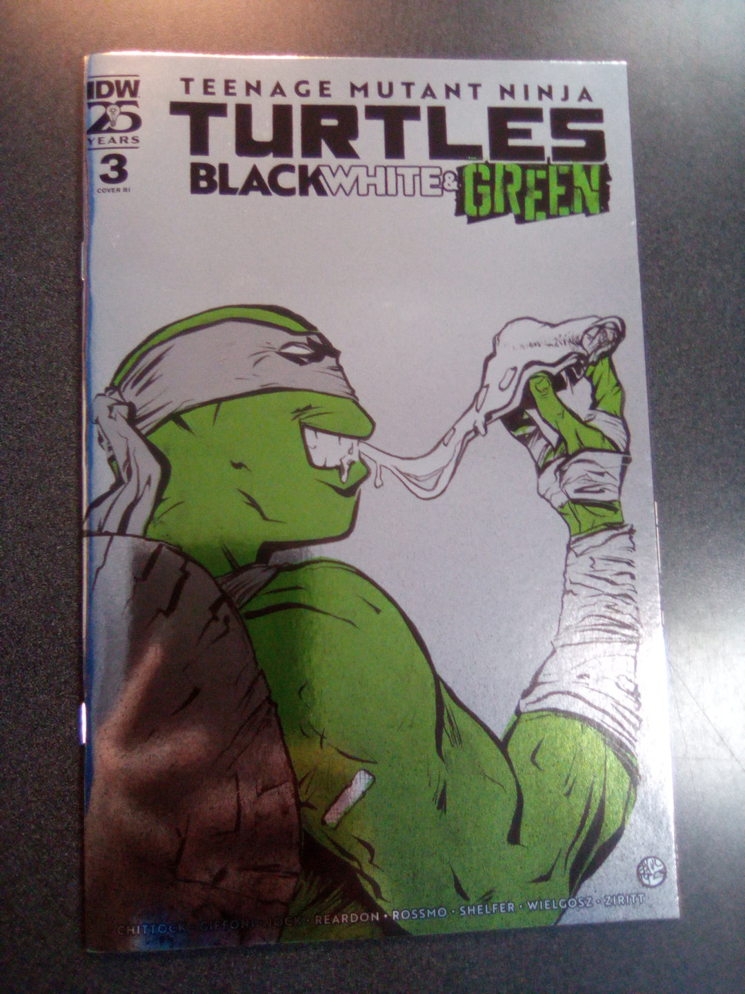 Teenage Mutant Ninja Turtles: Black, White, And Green #3 Variant Ri (10) (Pope Foil Variant)