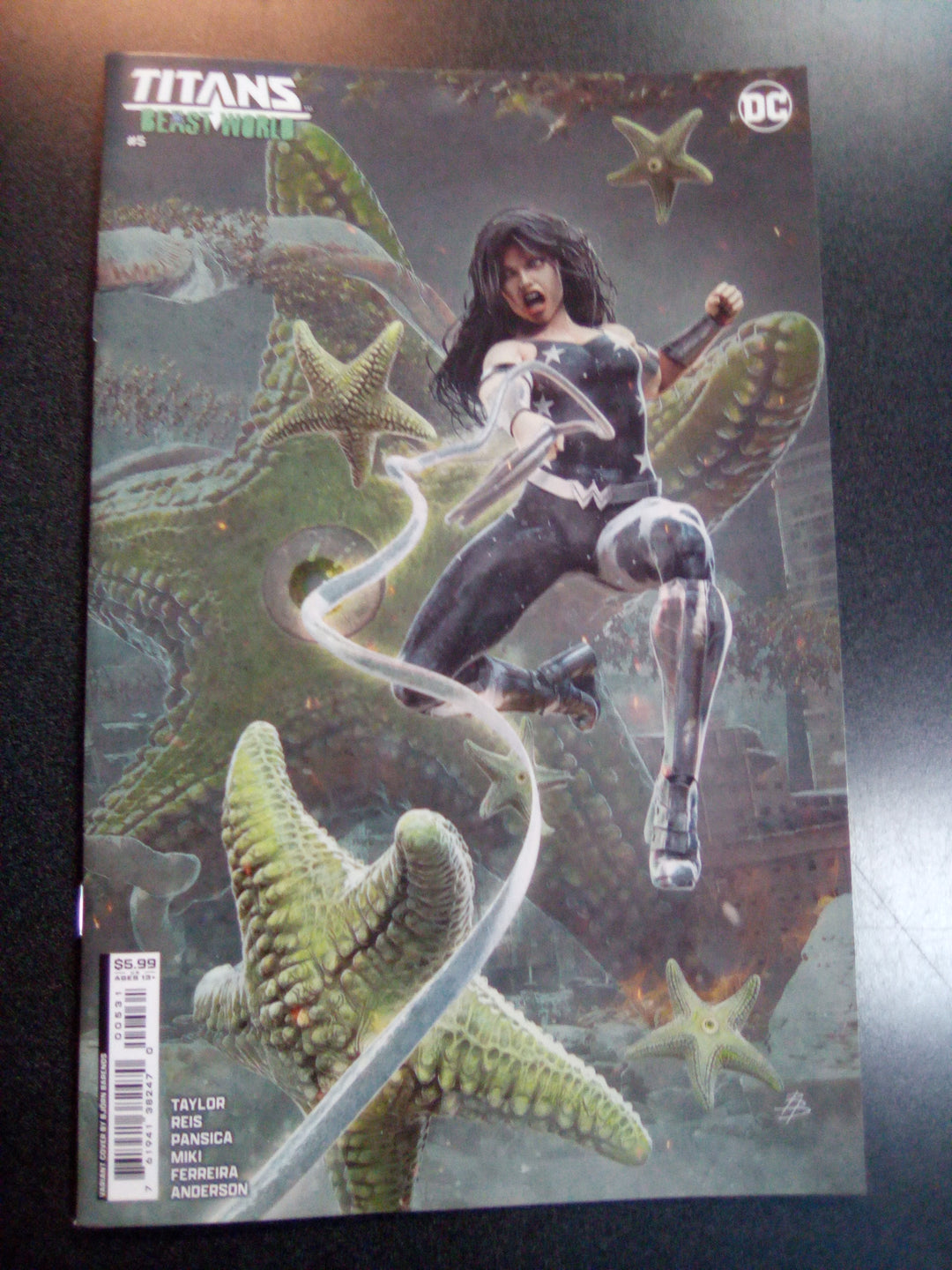 Titans Beast World #5 (Of 6) Cover B Bjorn Barends Card Stock Variant