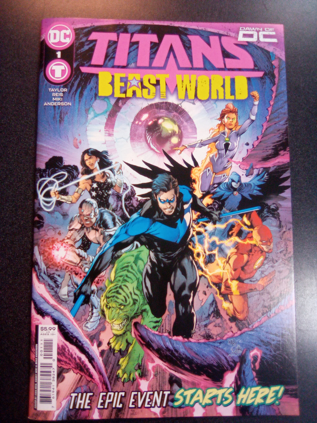 Titans Beast World #1 (Of 6) Cover A Ivan Reis & Danny Miki