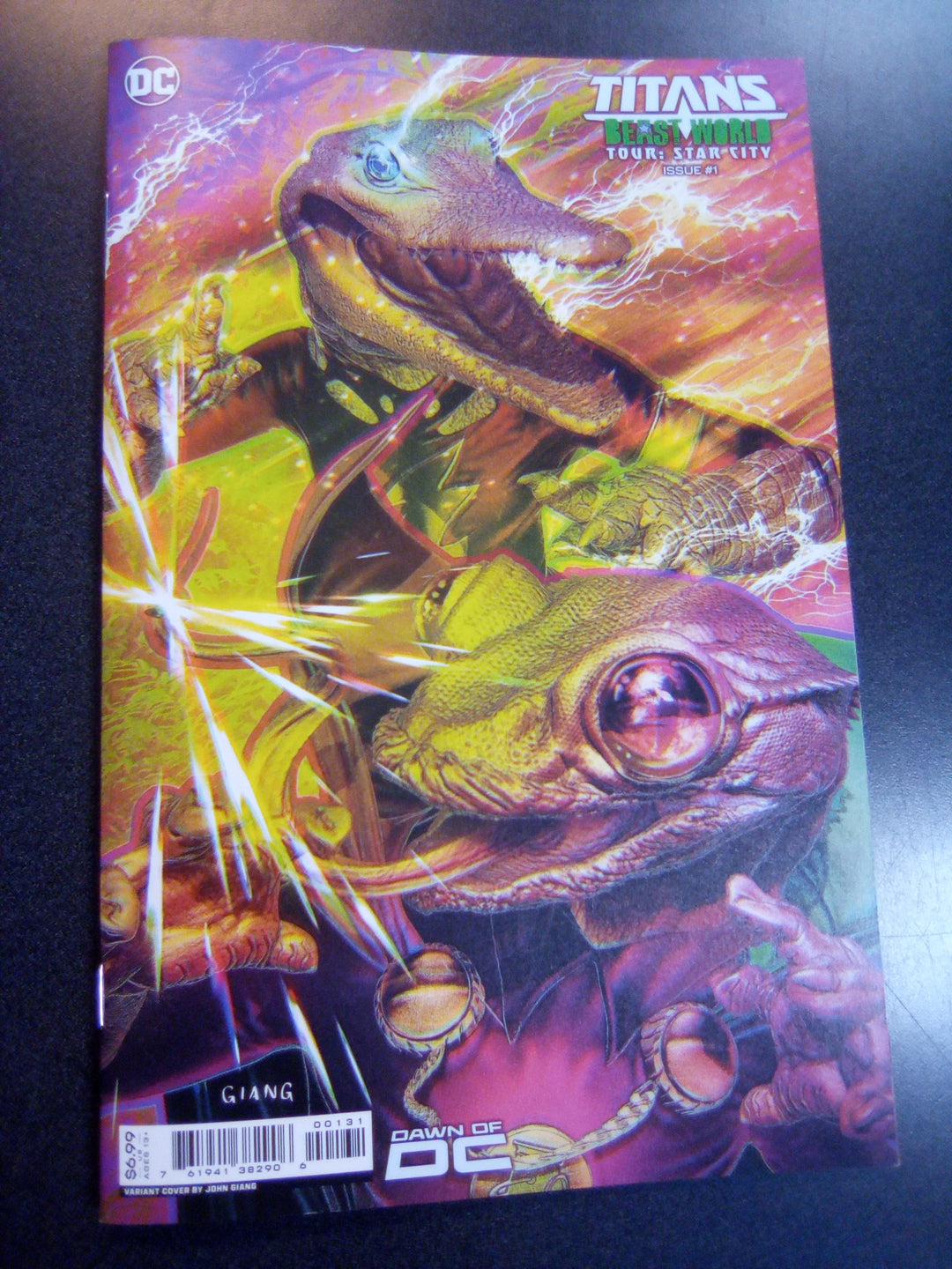 Titans Beast World Tour Star City #1 (One Shot) Cover C John Giang Card Stock Variant