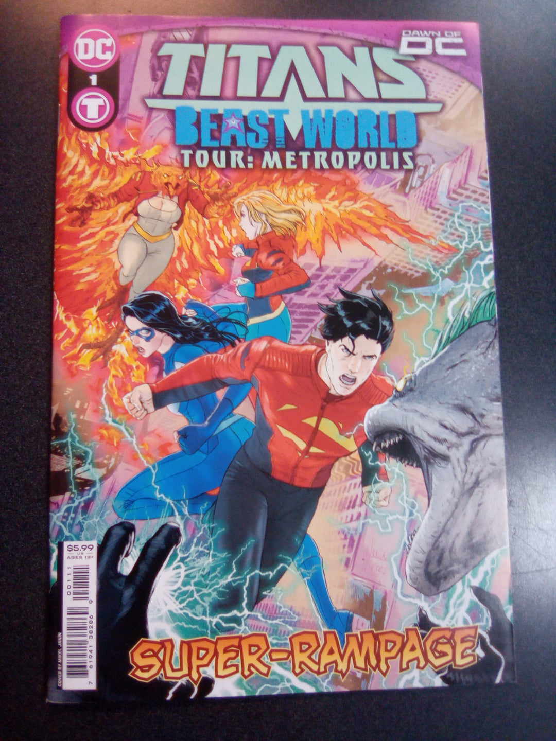 Titans Beast World Tour Metropolis #1 (One Shot) Cover A Mikel Janin