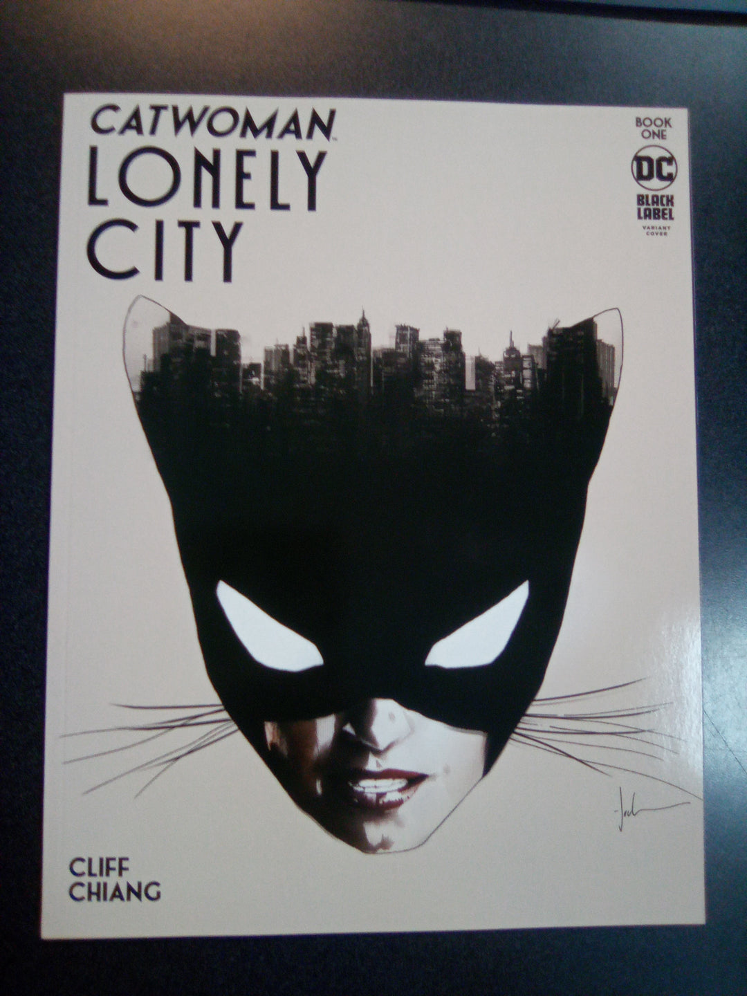 Catwoman Lonely City #1 (Of 4) Cover C 1 in 25 Jock Variant (Mature)