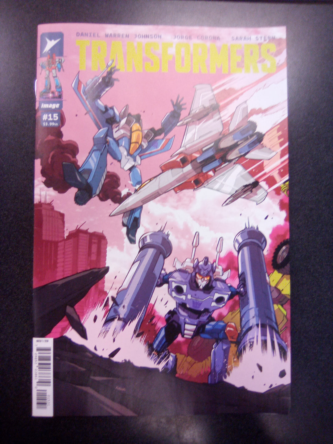 Transformers #15 Cover C 1 in 10 Karl Kerschl Connecting Variant