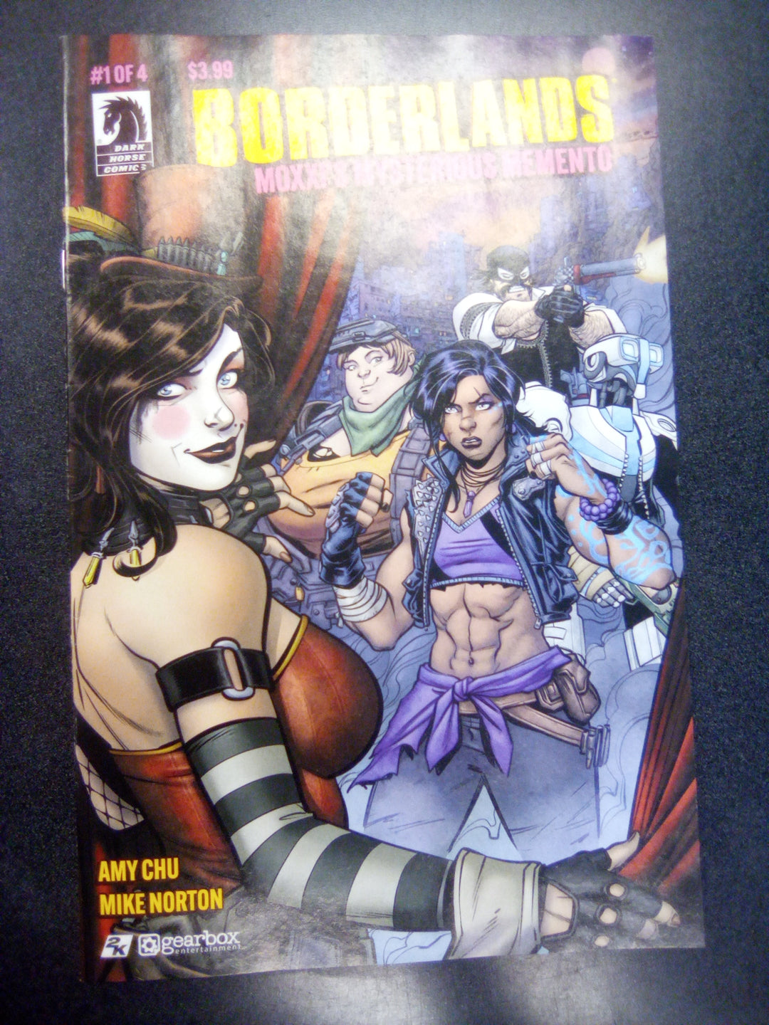 Borderlands: Moxxi's Mysterious Memento #1 (Cover A) (Mike Norton)