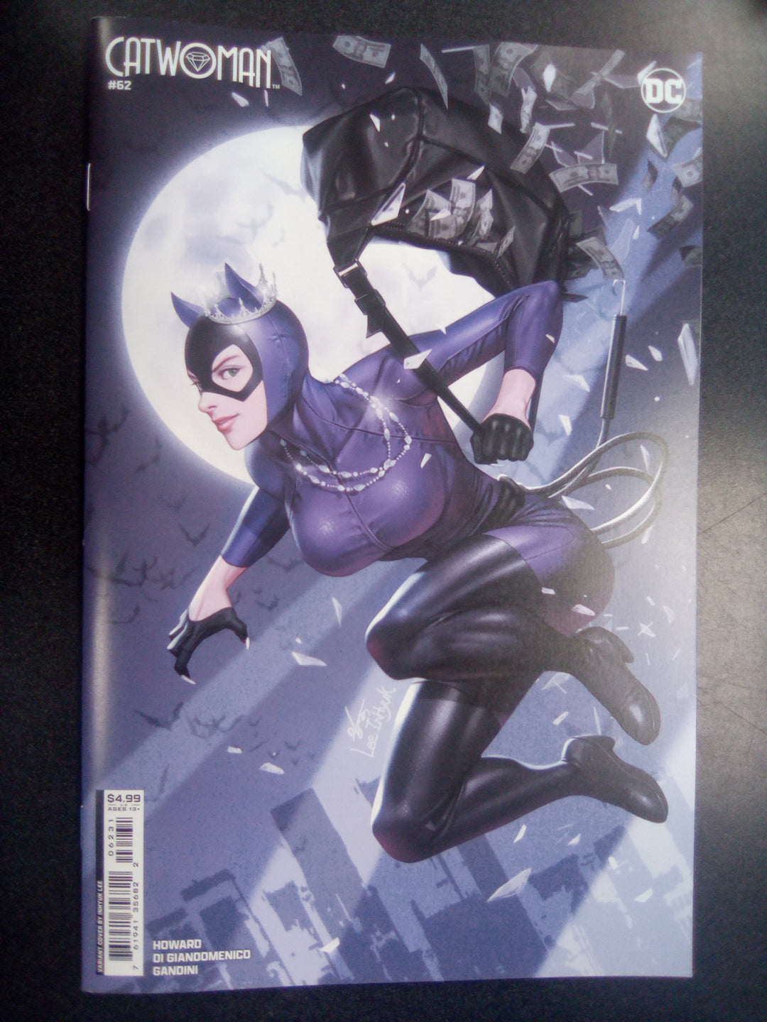 Catwoman #62 Cover C Inhyuk Lee Card Stock Variant