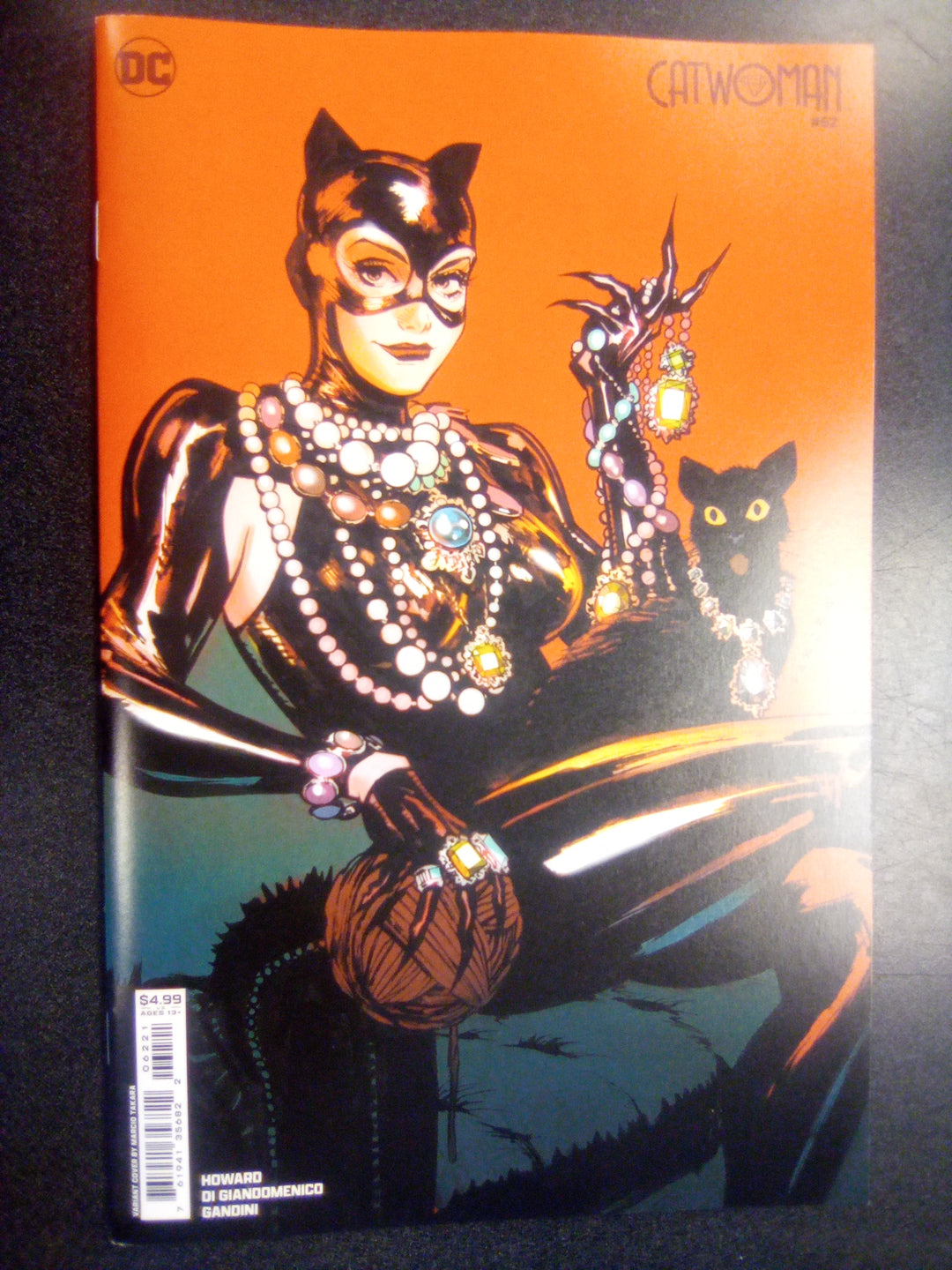 Catwoman #62 Cover B Marcio Takara Card Stock Variant
