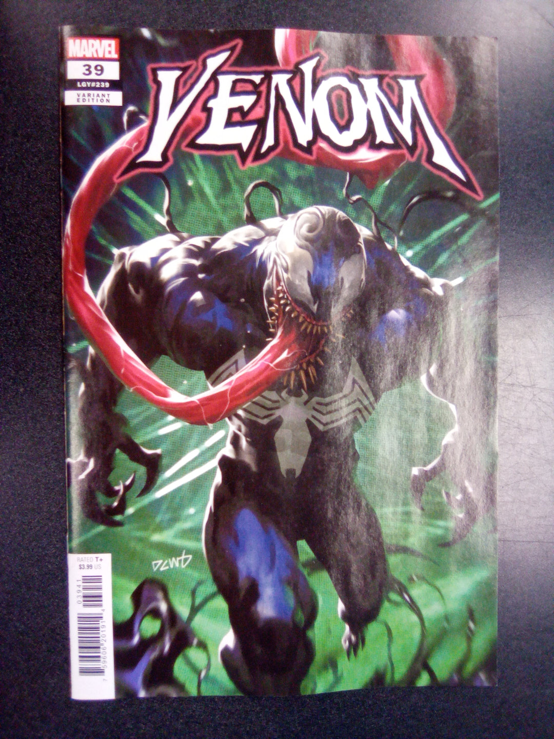 Venom #39 Derrick Chew Variant [Vw]