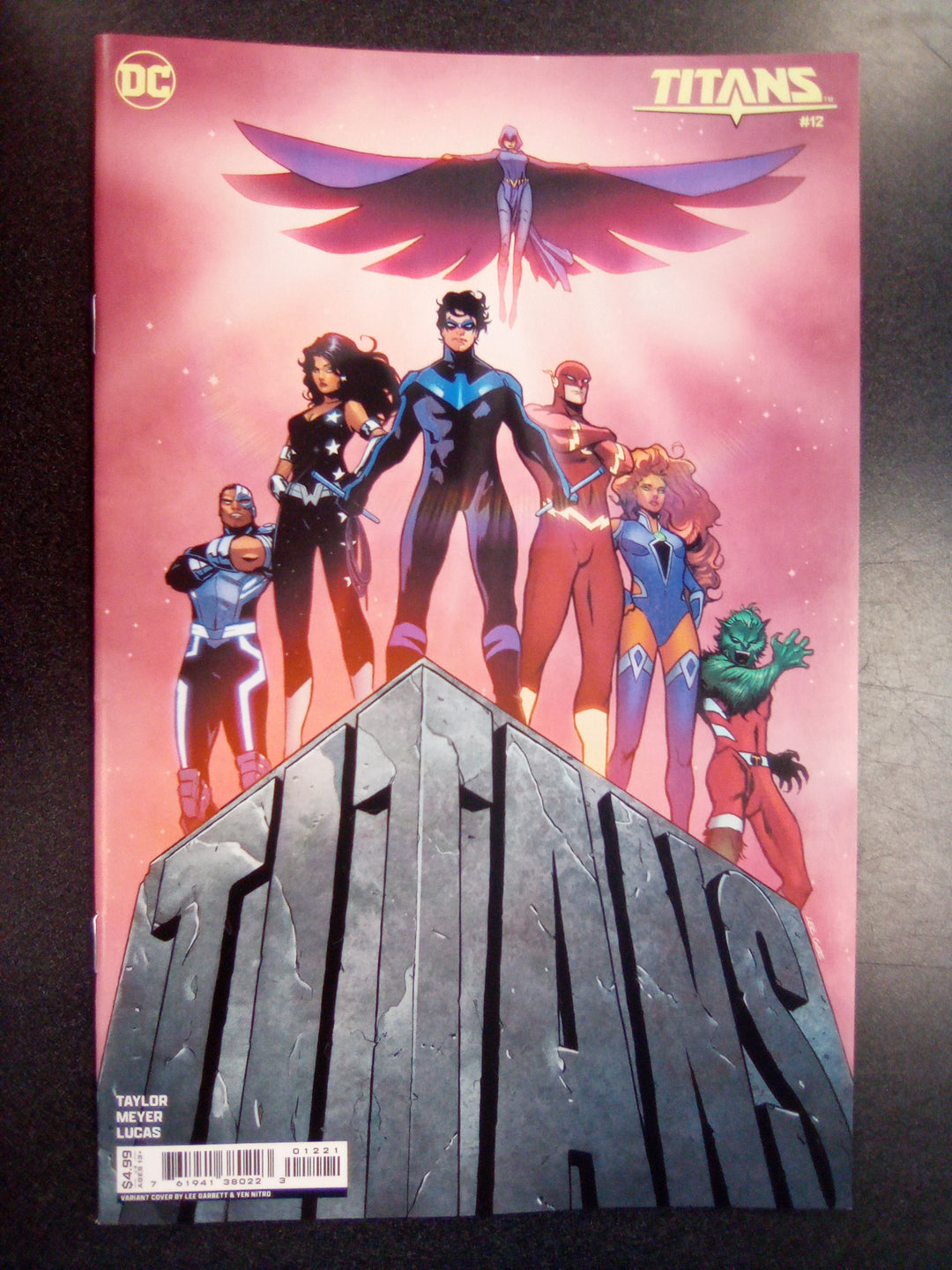 Titans #12 Cover C Lee Garbett Card Stock Variant