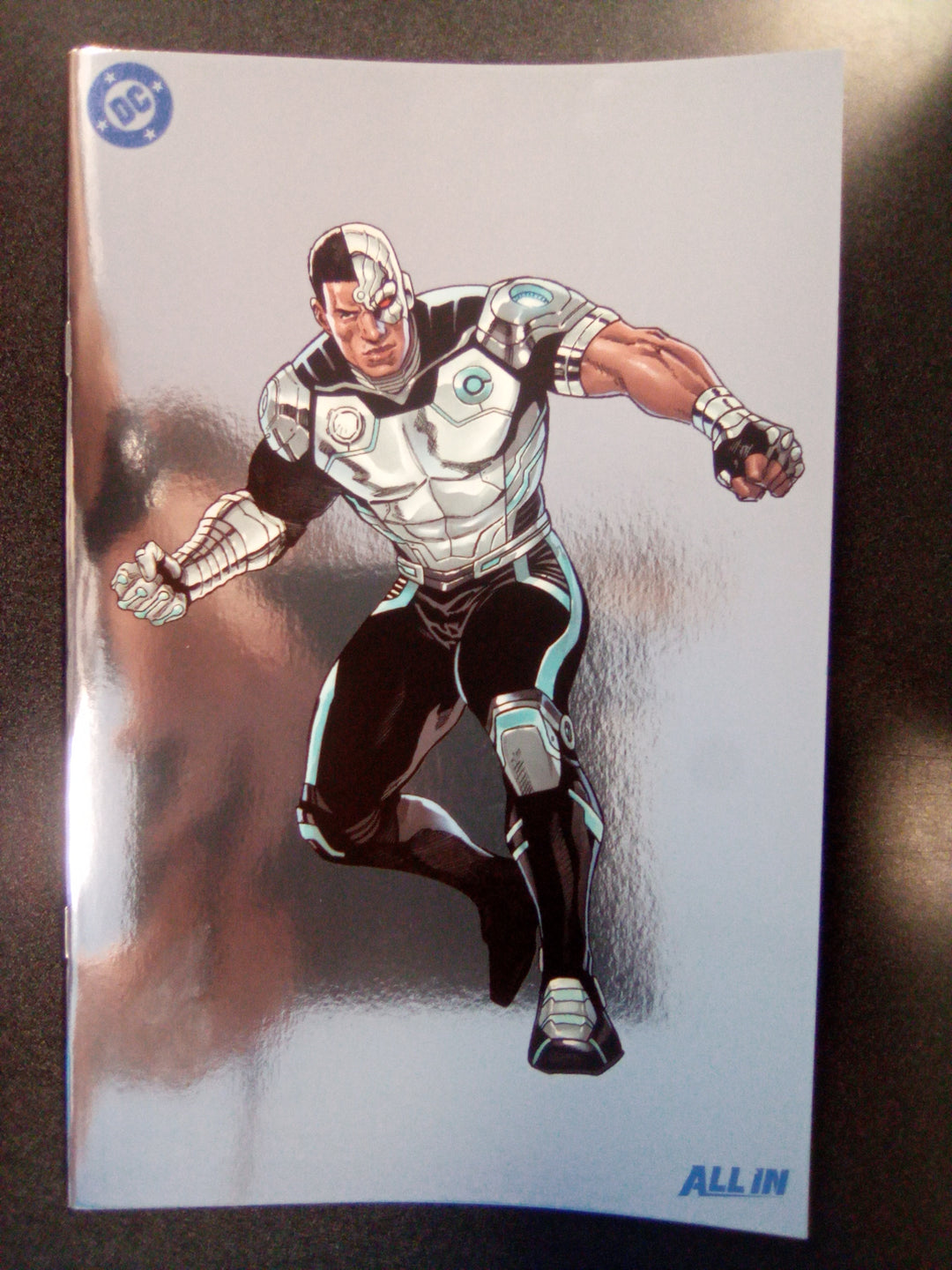 Titans #16 Cover E Daniel Sampere All In Foil Variant