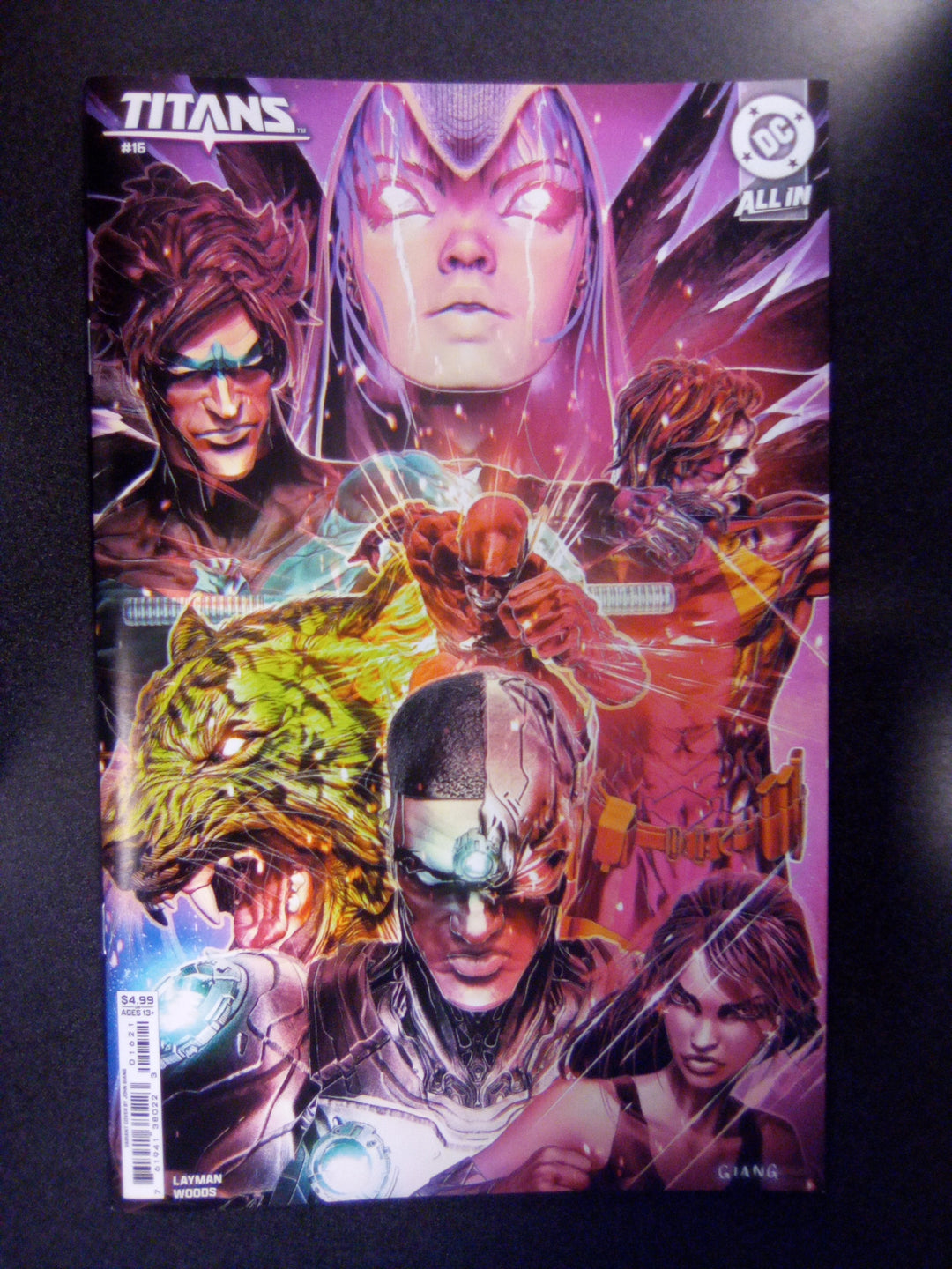 Titans #16 Cover C John Giang Card Stock Variant
