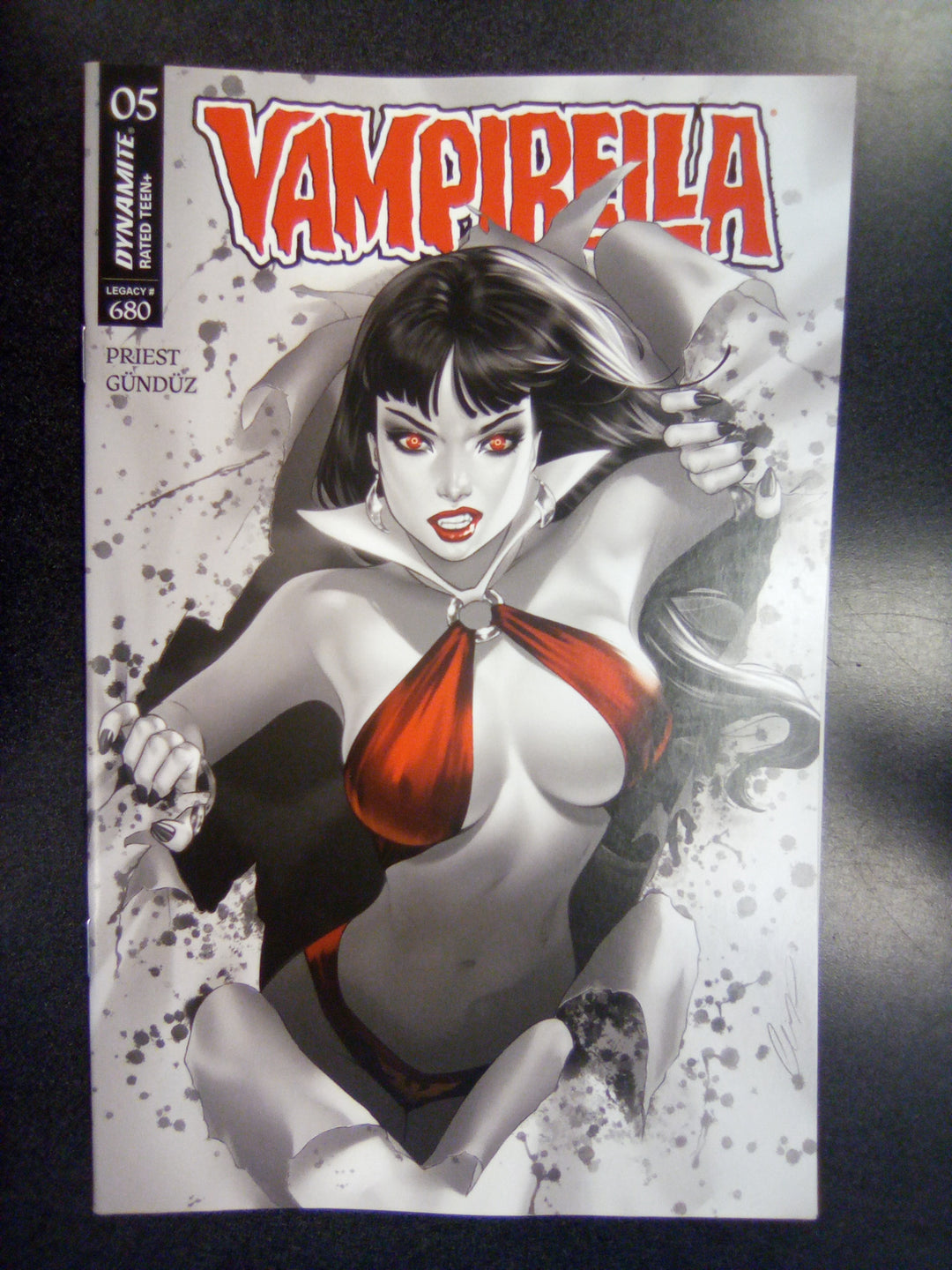 Vampirella (2025) #5 Cover P 1:7 Elias Chatzoudis Black & White Foc Bonus Variant