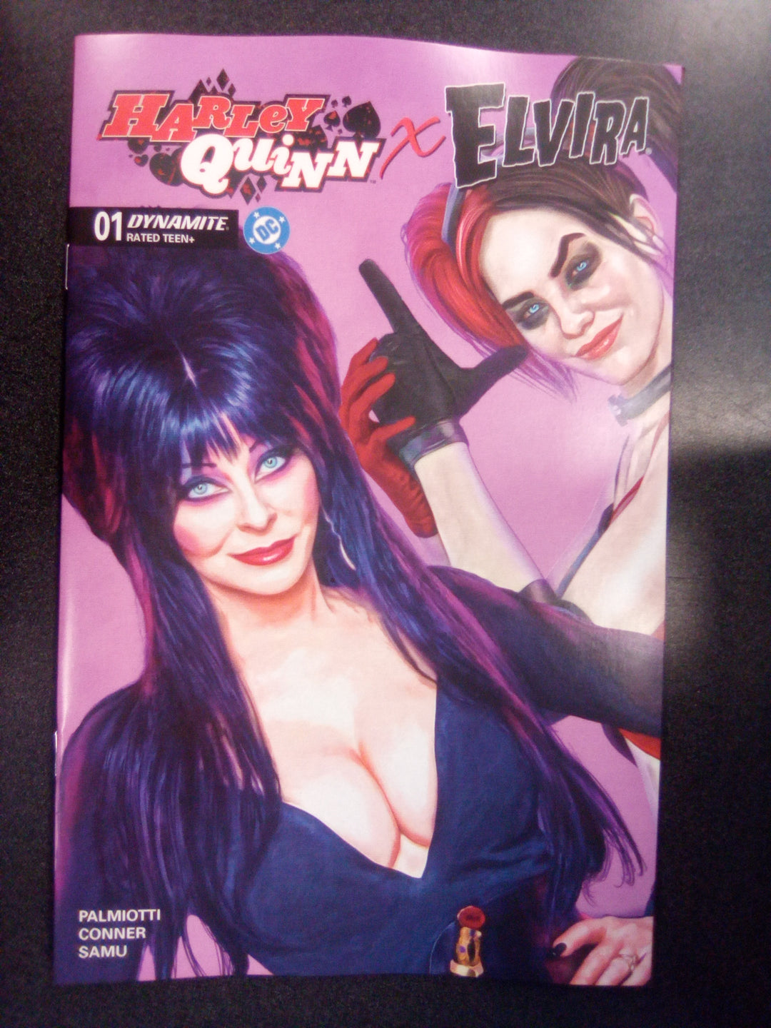 Harley Quinn X Elvira #1 Cover Y 1:10 Mark Spears Pink Foc Bonus Variant
