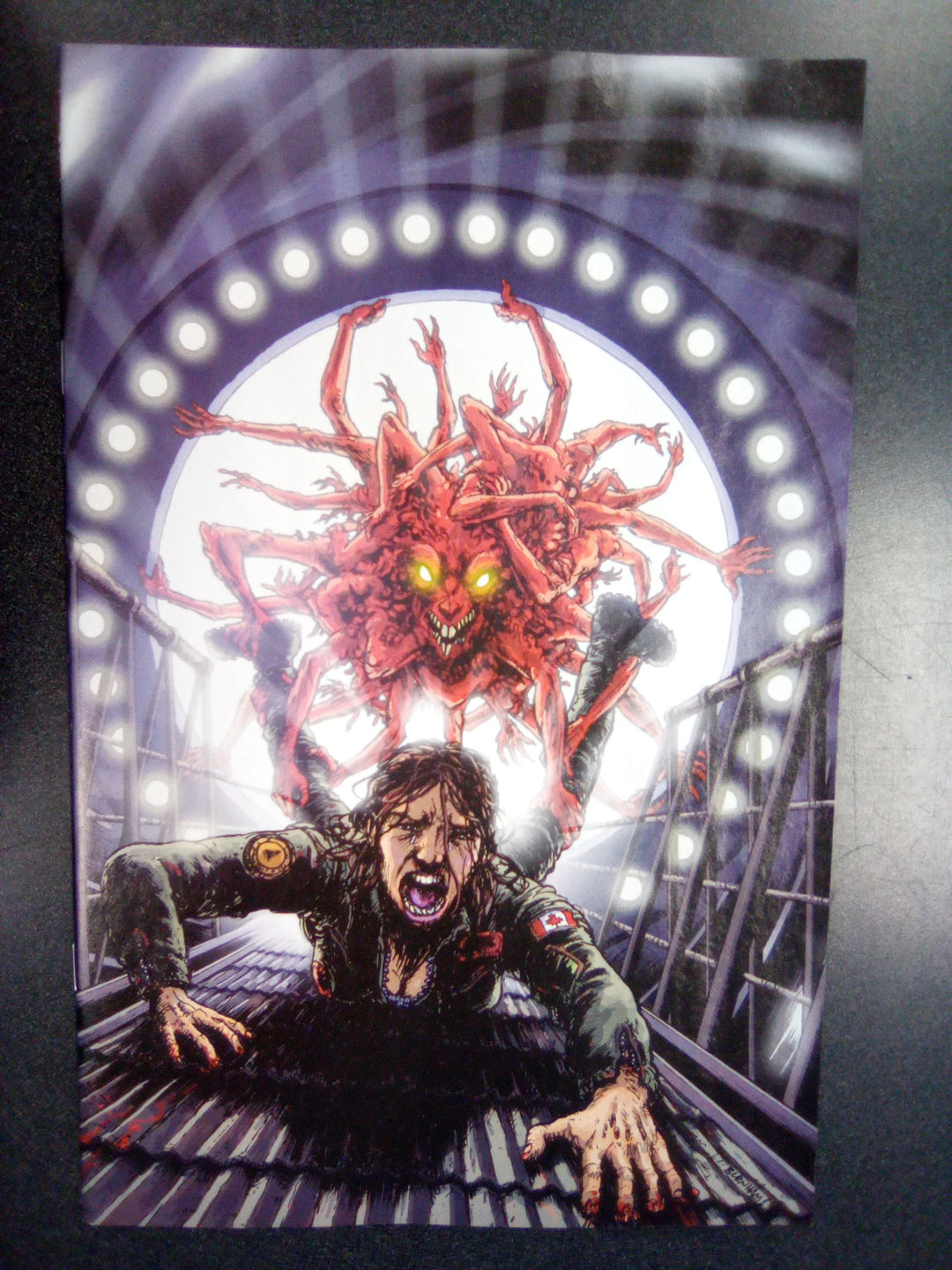 Event Horizon: Dark Descent #3 Variant Ri (25) (Burnham Full Art)