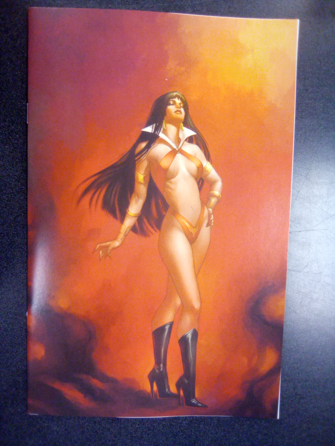 Vampirella (2025) #6 Cover L Inc 1:15 Meghan Hetrick Full Art Variant