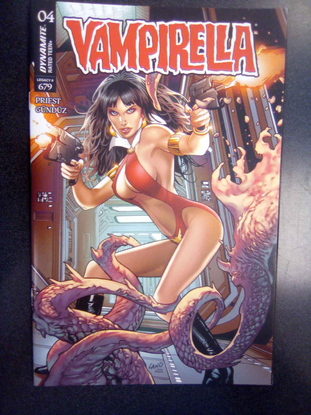 Vampirella (2025) #4 Cover B Greg Land Variant