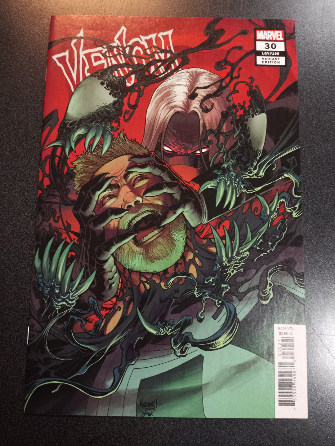 Venom #30 Kuder Variant