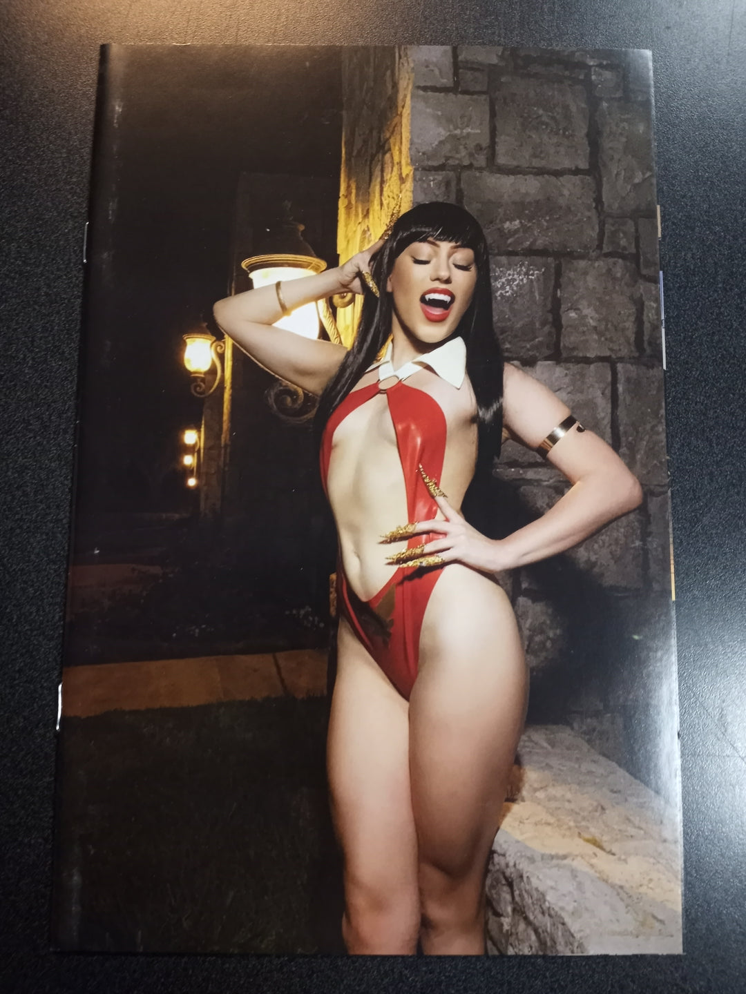 Vengeance Of Vampirella #24 Cover F 1:20 Variant Cosplay Virgin Variant