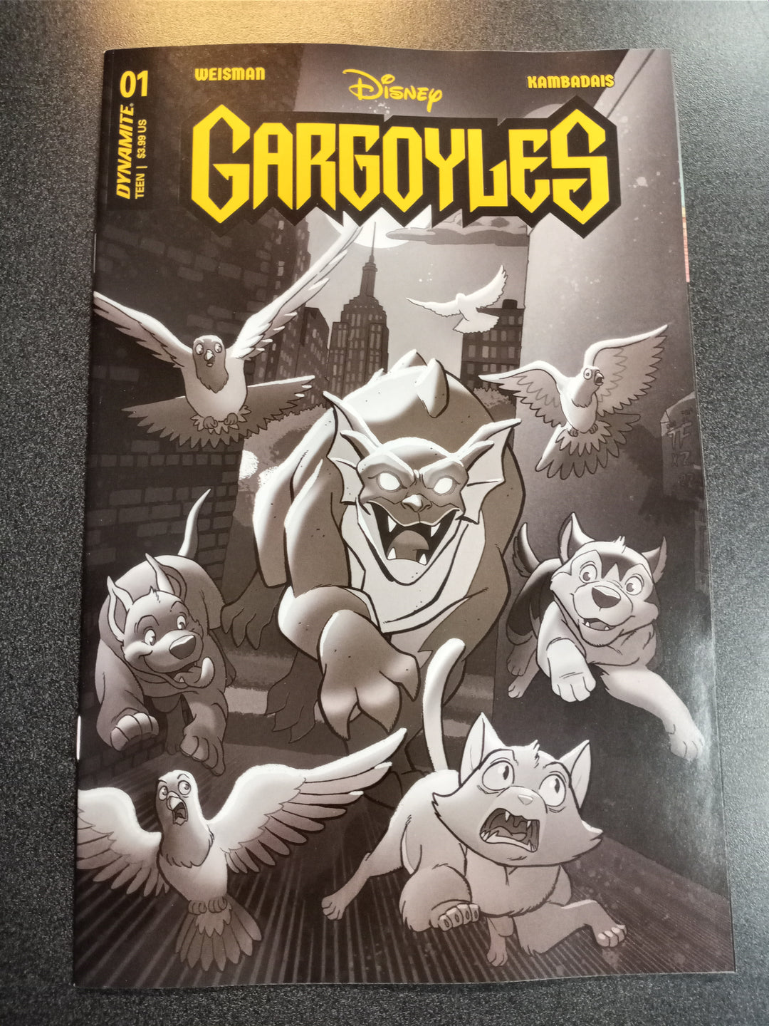 Gargoyles #1 Cover Zd 10 Copy Foc Variant Edition Fleecs & Forstner Black & White