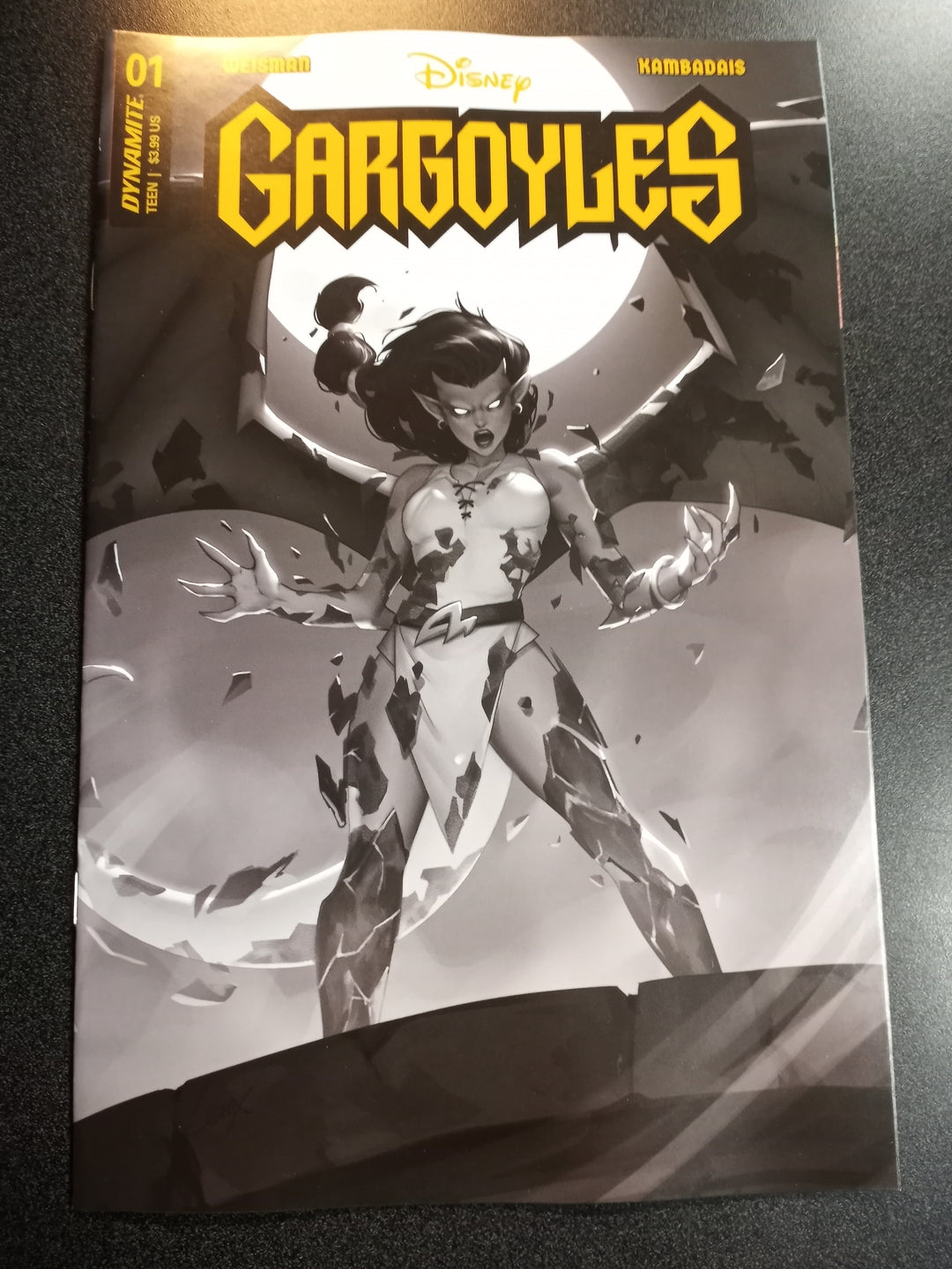 Gargoyles #1 Cover Zh 10 Copy Foc Variant Edition Foc Leirix Black & White